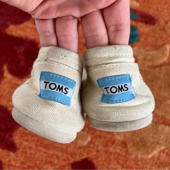 cream TOMS size 7 - Picture 3 of 4